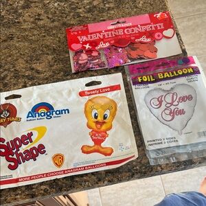 Valentine's Day Balloons  and Confetti Set